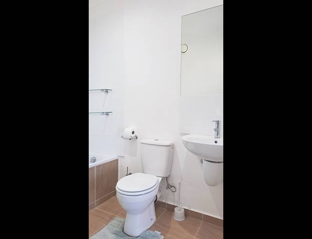 2 bed property to rent in OBSERVATORY